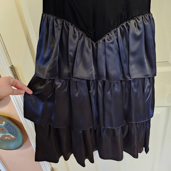 GUNNIE SAX Vintage Prom Party Tiered Dress Velvet Ruffle Mesh Floral Beadwork - Picture 11 of 12